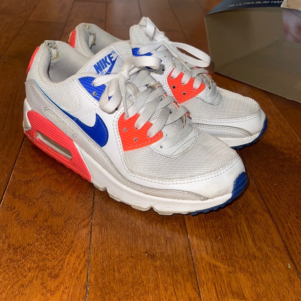 NIKE AIR MAX